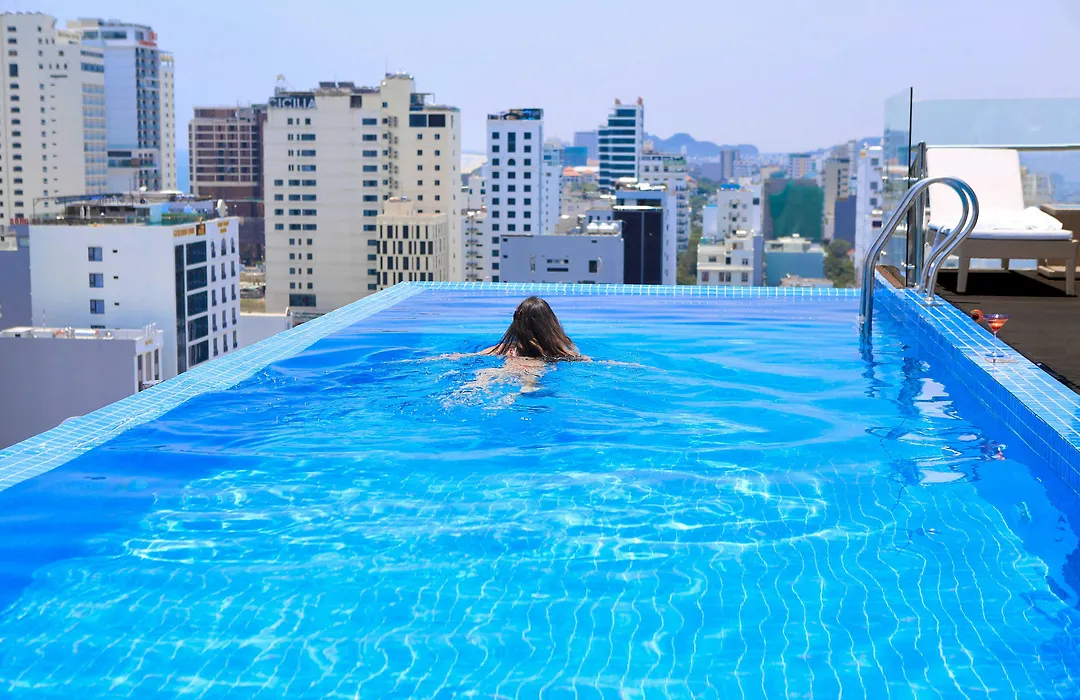 Grand Ocean Luxury Boutique - Infinity Rooftop Pool-1